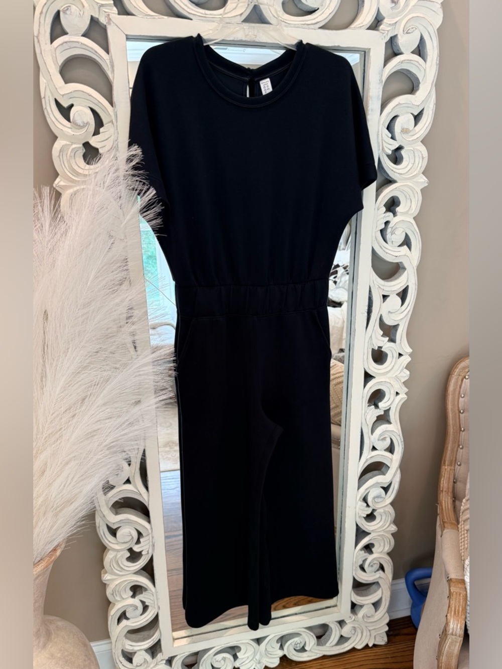 Women’s SPANX AirEssentials Short sleeve crop wide leg black jumpsuit- Sz Small - Picture 5 of 9